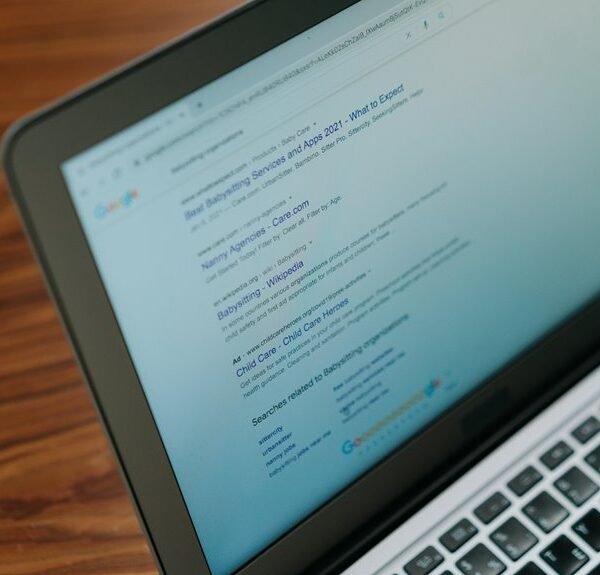 Dynamic Web Engine 22013580 Online Hub